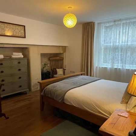 Beautiful 3 Bed Basement Flat With Garden Apartment Bath Exterior photo